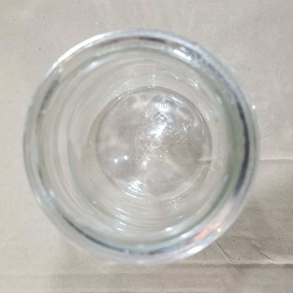 1950 Crown Gem Mason jar made in Canada gasket, glass lid and zinc band included - Picture 5 of 9